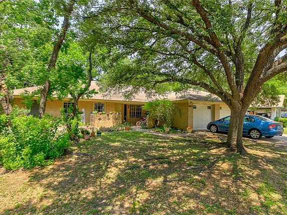 3rd image of 8018 Exmoor Dr #B