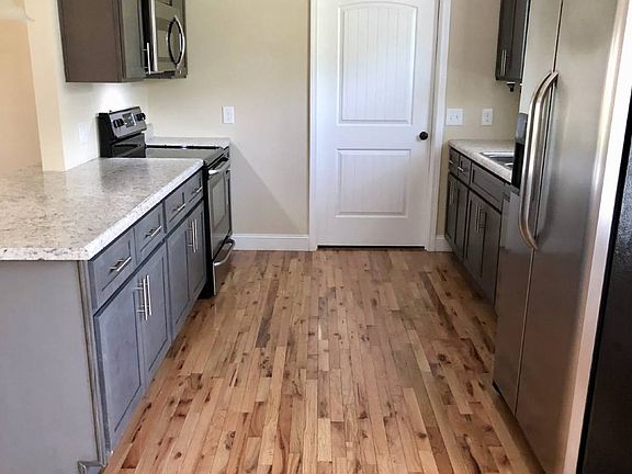 4th image of 2720 Park West Dr