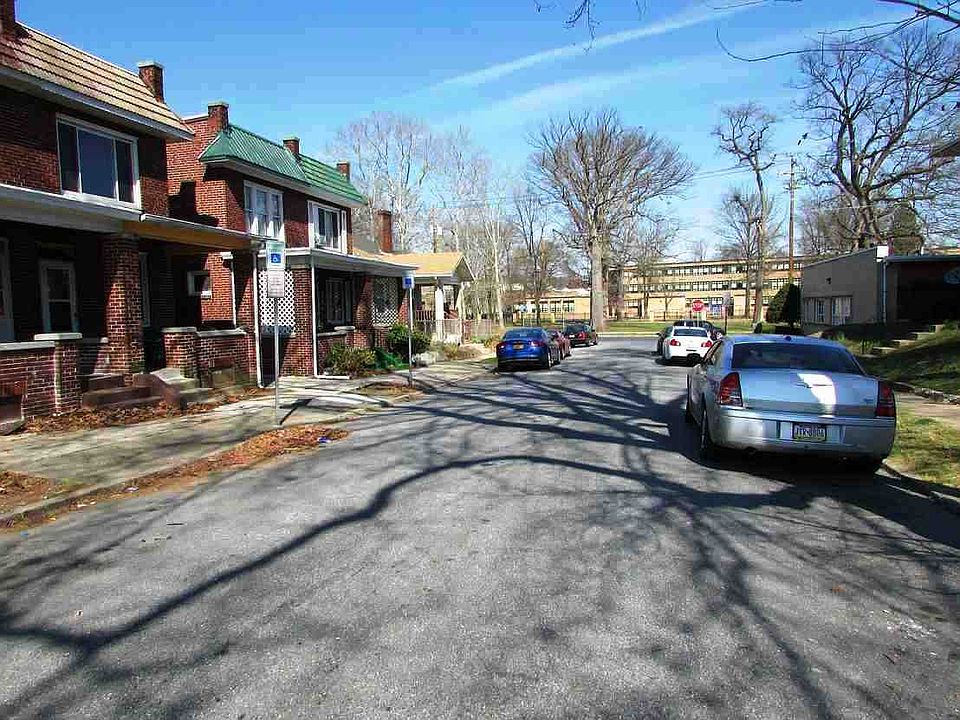 2nd image of 2735 Lexington St