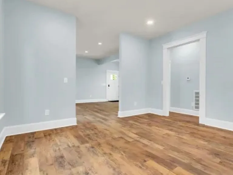 106 Grace St — Photo 10