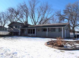 1428 Crestwood Dr, Green Bay, WI 54313