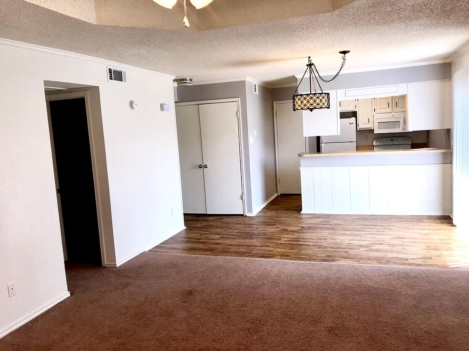 1st image of 475 Industrial Dr W #602