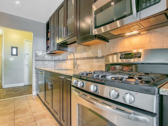 2nd image of 2100 Linwood Ave APT 7S