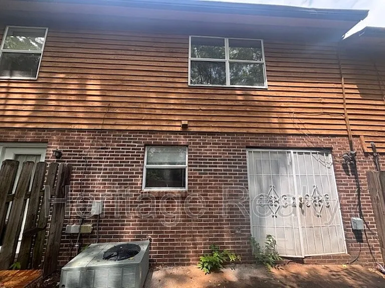 1207 Crest Brook Dr — Photo 2
