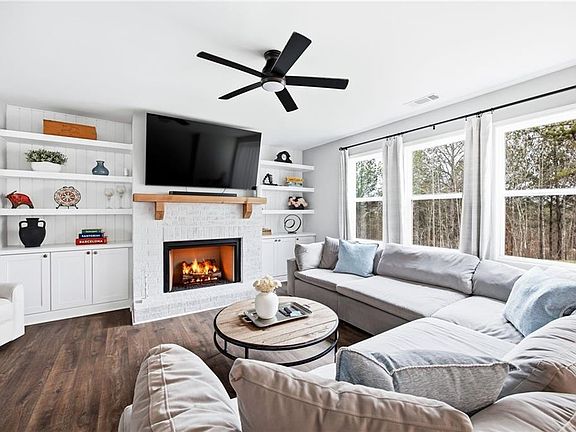 2nd image of 238 Observation Pointe