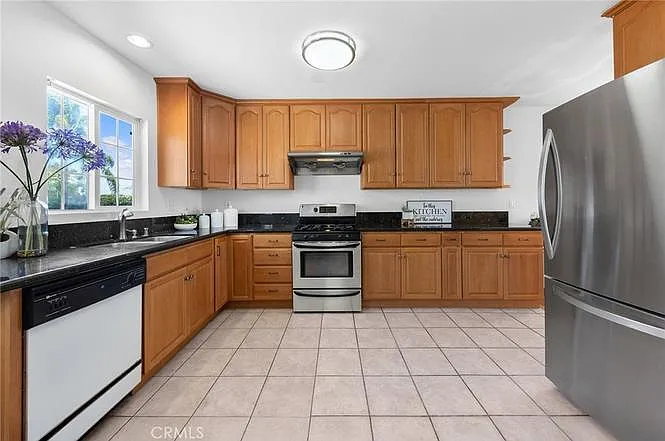 1003 Langley Way — Photo 11