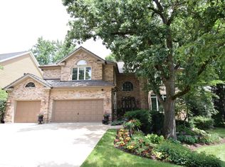 1375 Tall Oaks Dr, Carol Stream, IL 60188