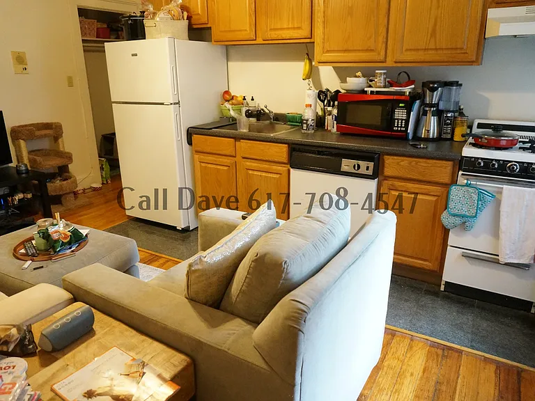 72 Strathmore Rd #6B — Photo 2