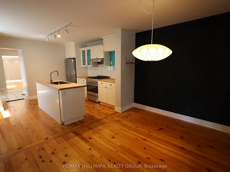 21 Electric St — Photo 7