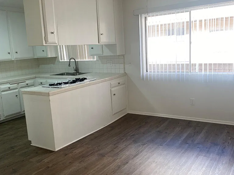 5155 Yarmouth Ave #3 — Photo 10