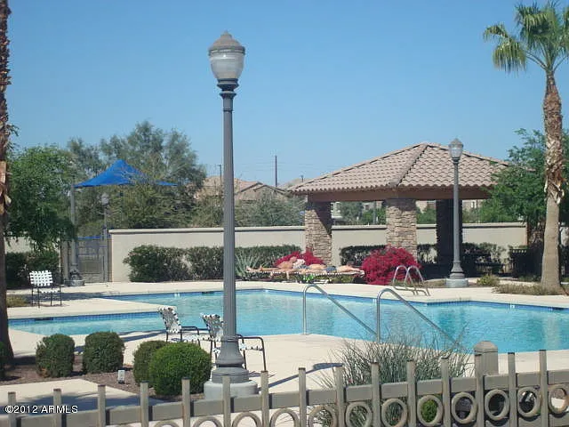 2670 Voyager-community pool