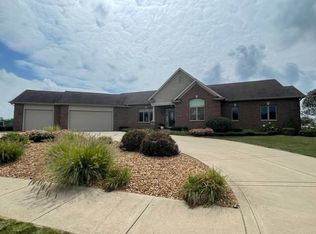 1937 Country Cir S, Nappanee, IN 46550