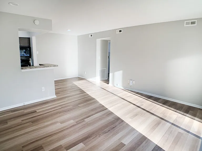 Steeplechase Apartments — Photo 55