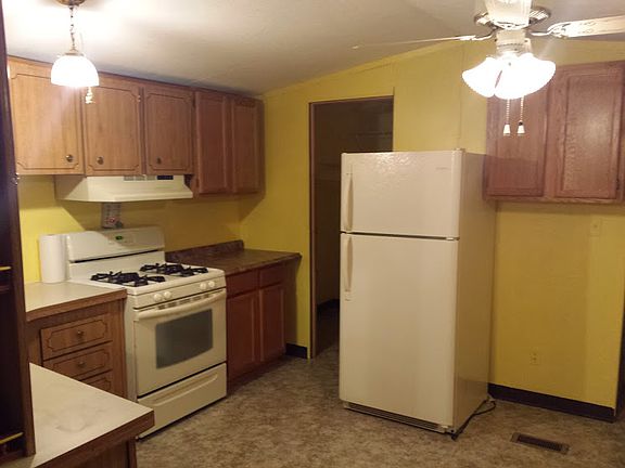 3rd image of 3 Vosburgh Trailer Park