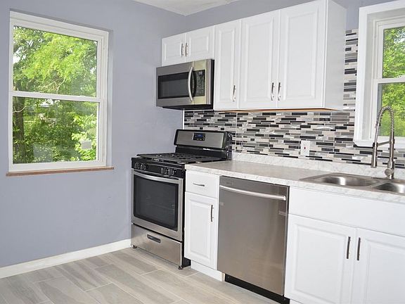 4th image of 437 Wilke Dr