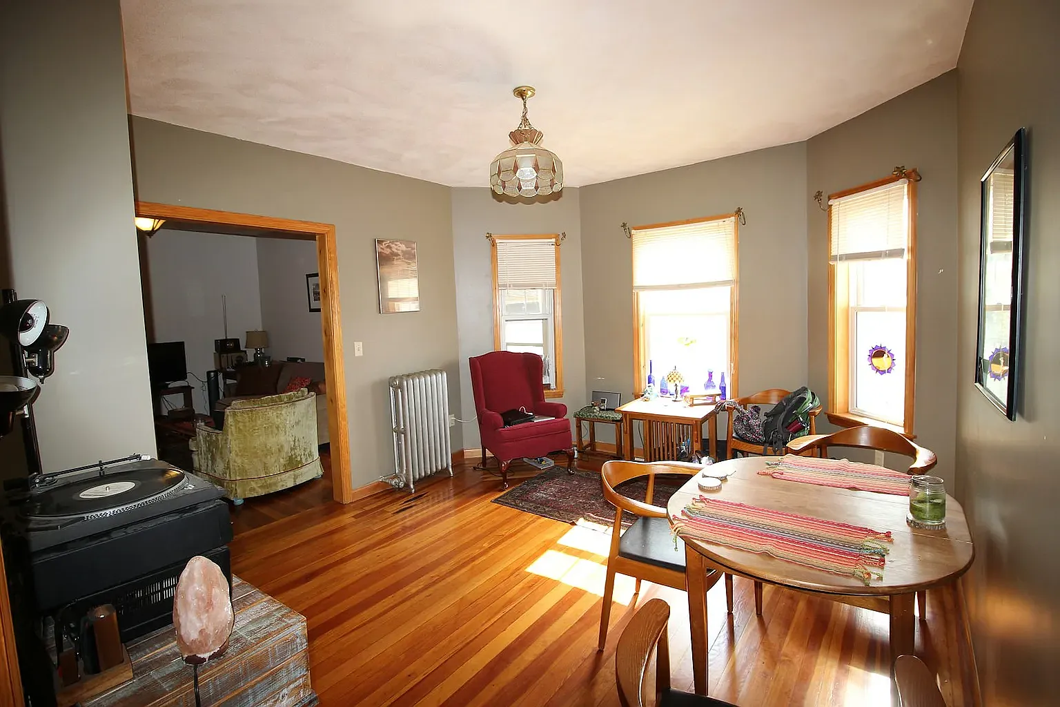 4 bed, 1900 sqft, $4,500 — Photo 4