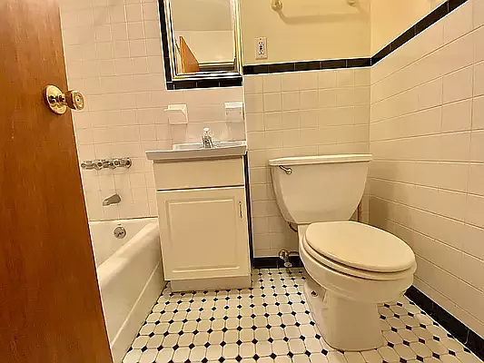 Rented by Oxford Property Group | media 13
