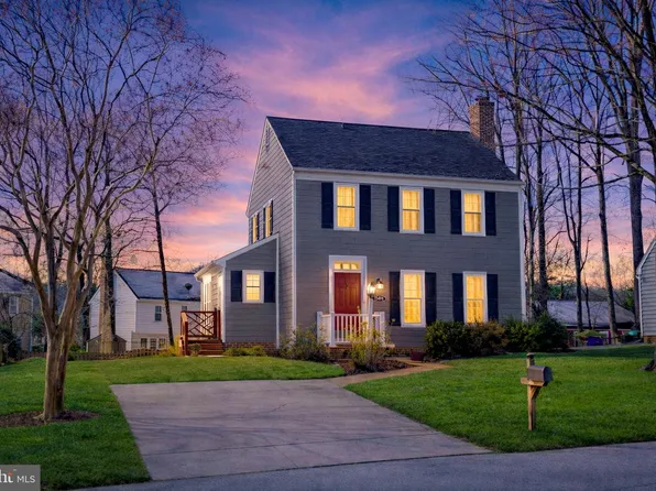 15478 Golf Club Dr, Dumfries, VA 22025