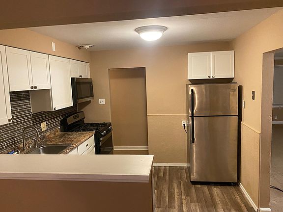 2nd image of 10409 Coburg Lands Dr