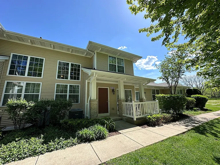 1282 Walnut Glen Dr — Photo 1
