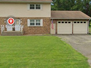 977 Eugene St, Porter, IN 46304