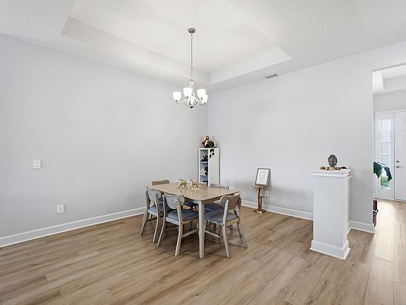 5th image of 49 Dawson Creek Way