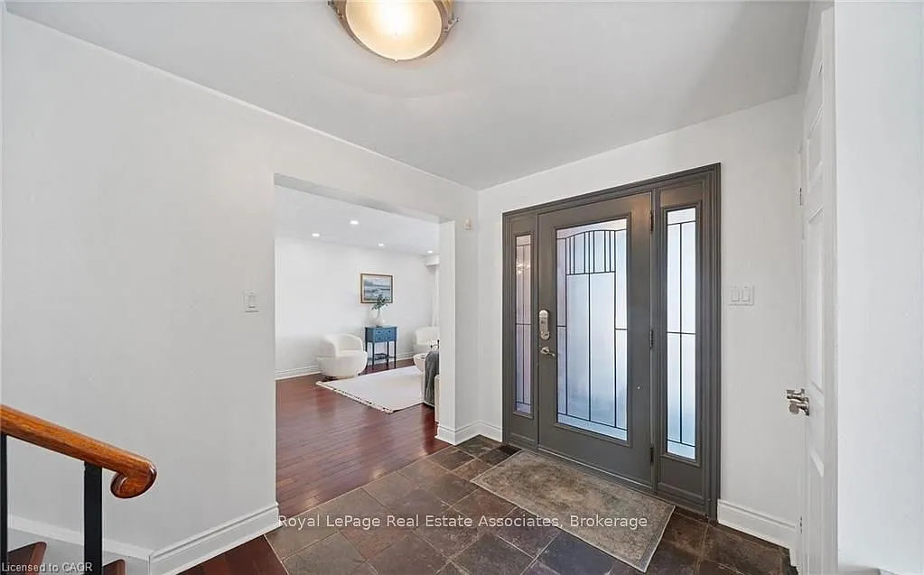 4 bed, $4,200 — Photo 2
