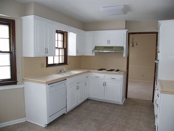4th image of 8213 W 97th Ter