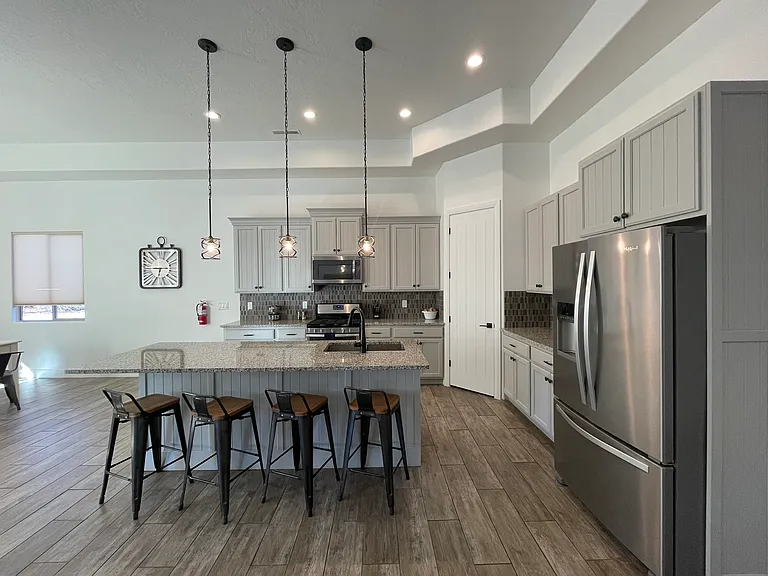 3212 S 4900 W — Photo 4