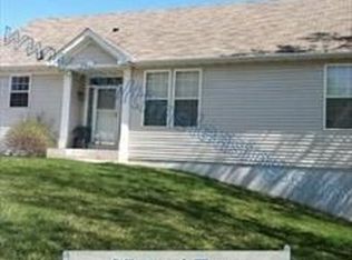 417 Meadowood Ln, Burnsville, MN 55337