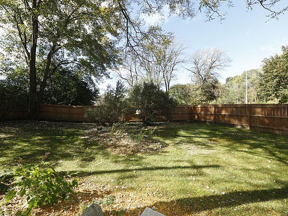 5th image of 12211 W Lincoln Ave