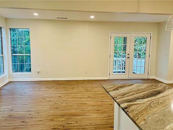 3rd image of 3428 Chapel Park Dr