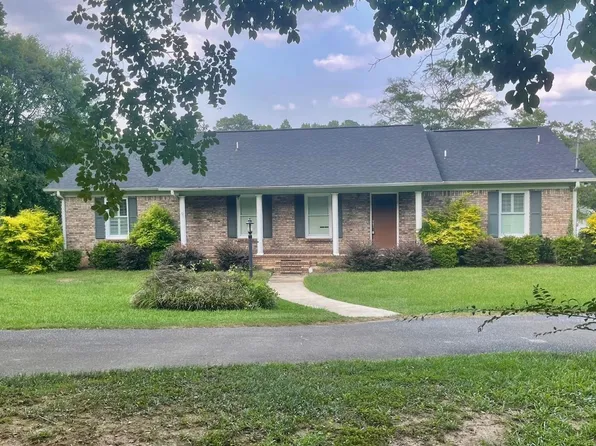 250 Maplewood Cir, Pell City, AL 35128