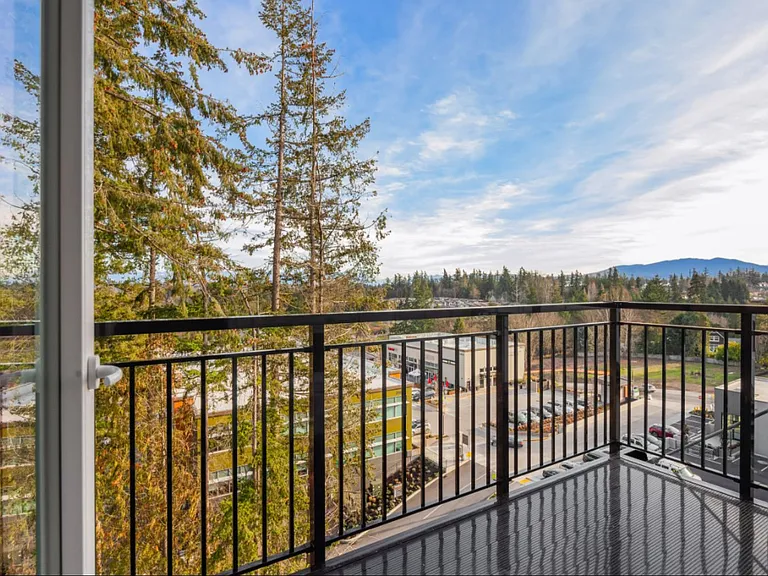 SKY Sammamish — Photo 7