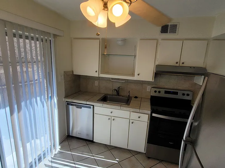 7903 Meadow Park Dr #103 — Photo 8