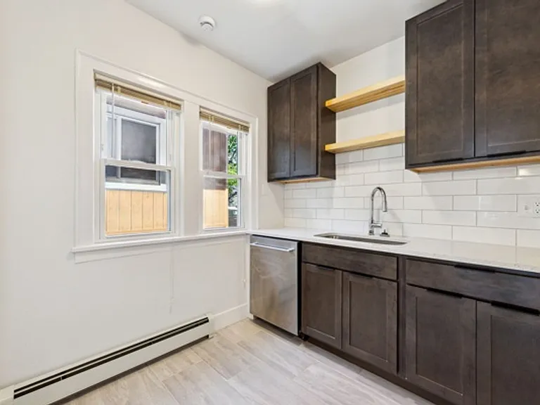 3322 Penn Ave N #2 — Photo 11
