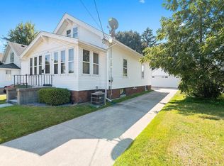 1622 S 14th St, Manitowoc, WI 54220