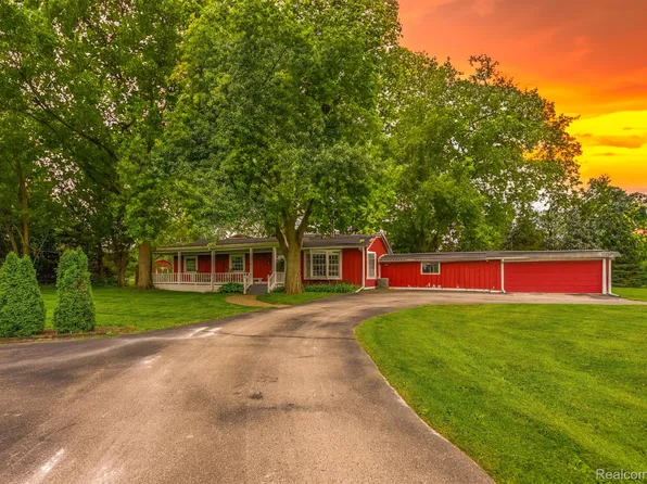 9224 Brookville Rd, Plymouth, MI 48170