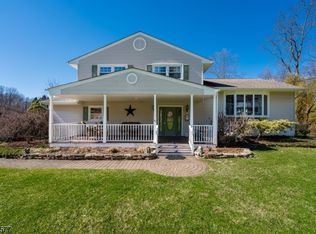 27 Adams Dr, Ogdensburg Boro, NJ 07439