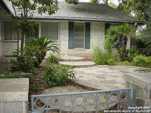 2nd image of 3711 Twisted Oaks Dr