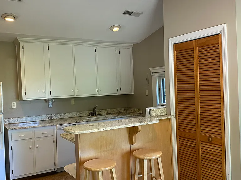 kitchen. barstools are included