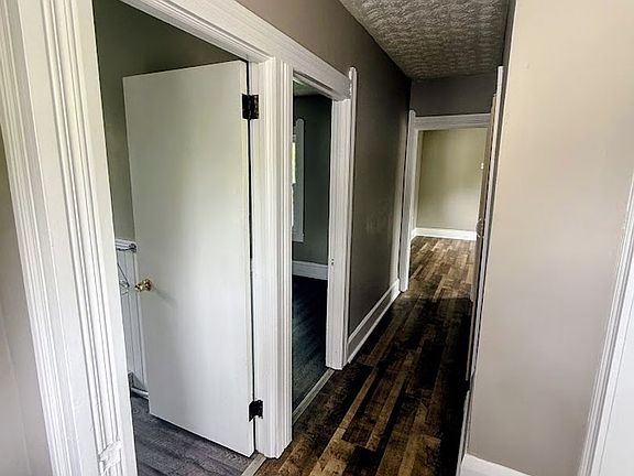 4th image of 610 Wellman Ave SE