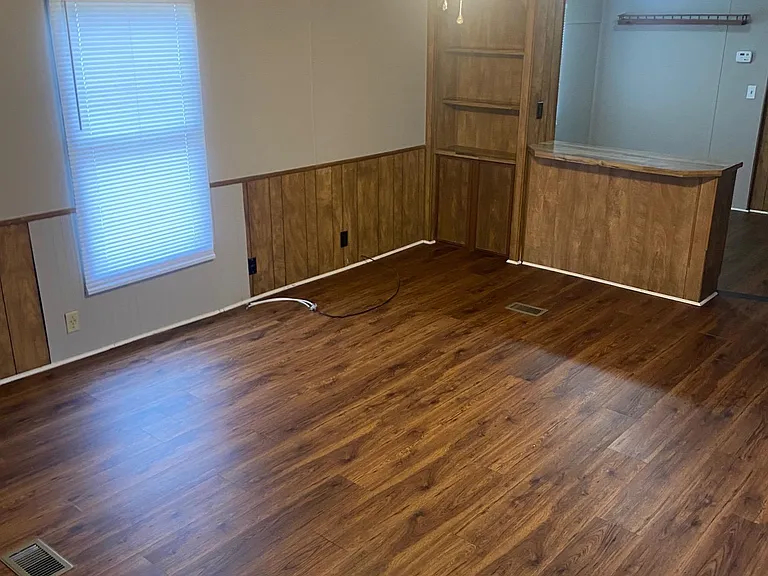 149 Ireland Dr — Photo 1