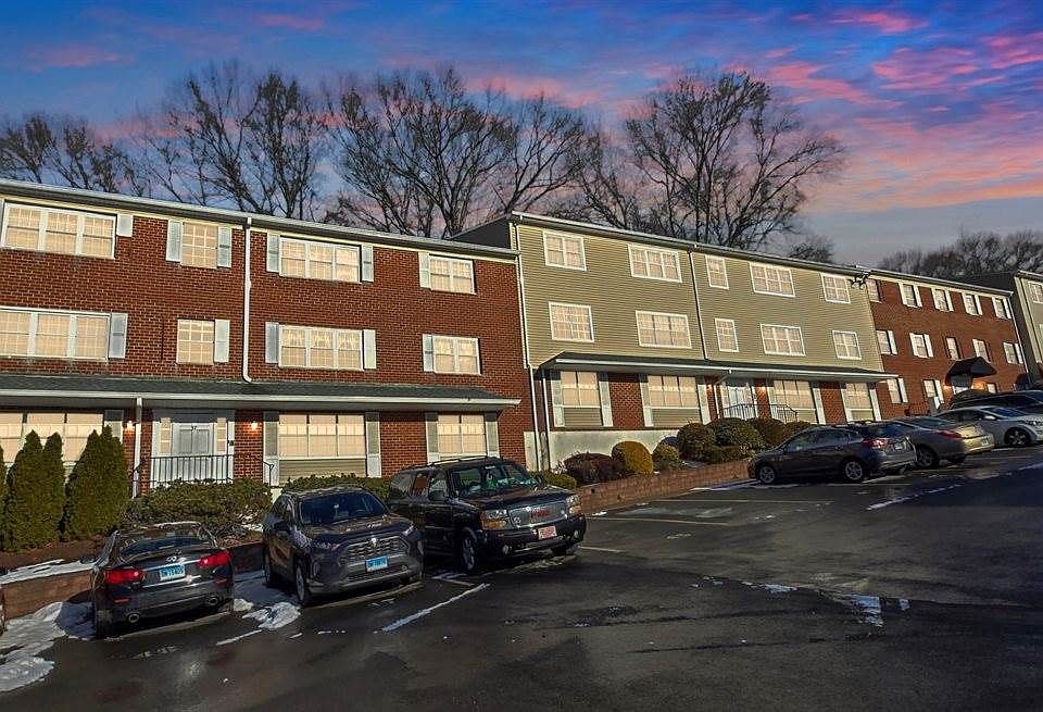 1st image of 50 Greenhouse Rd Unit 65D