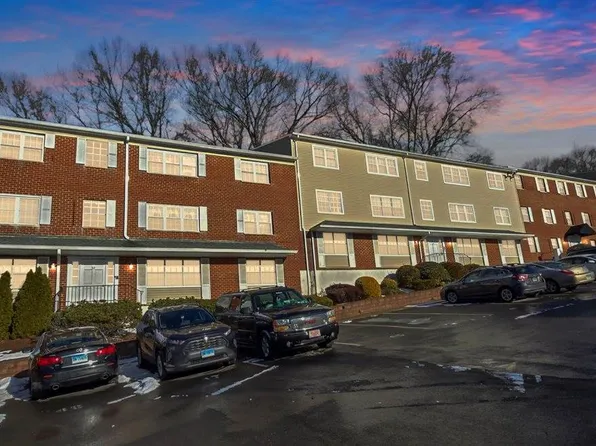 50 Greenhouse Rd Unit 65D, Bridgeport, CT 06606