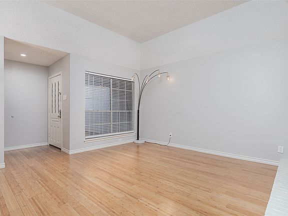 4th image of 9142 Emberglow Ln