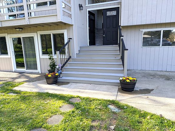 3rd image of 3905 Carnes Rd