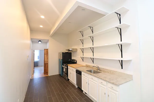 Rented by Compass | media 7