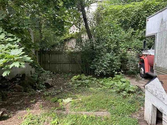 3rd image of 4220 E 110th St