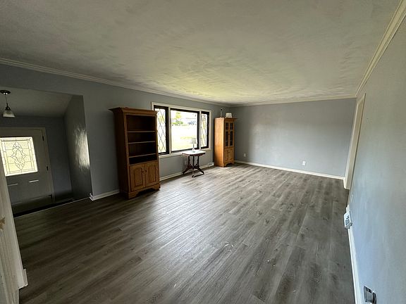 2nd image of 785 Trailwood Dr